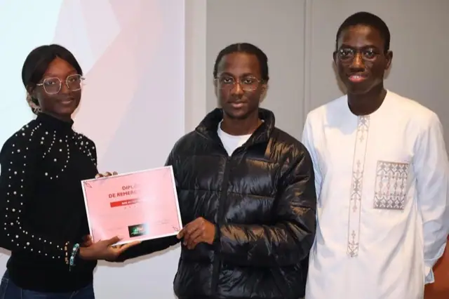 Moment d’échange après la remise des diplômes