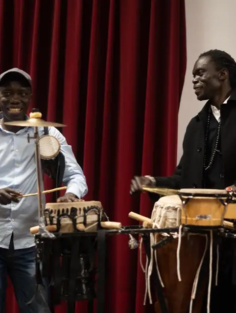 Percussionnistes sabar lors de la fête de l'Indépendance